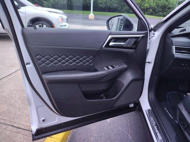 new 2025 Mitsubishi Outlander PHEV car, priced at $52,325