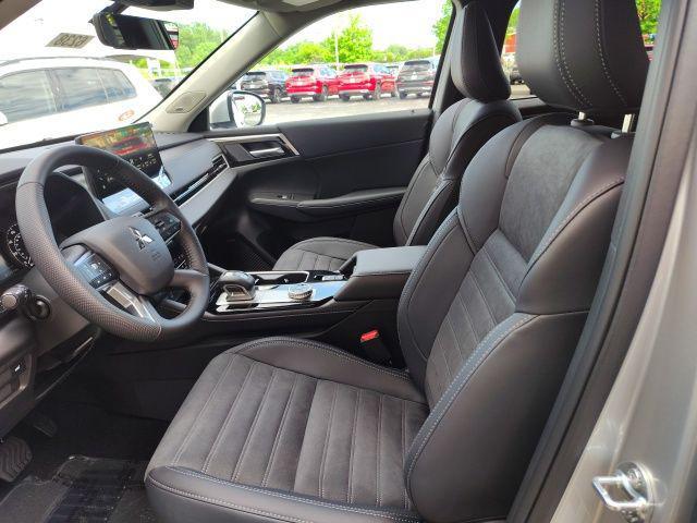 new 2025 Mitsubishi Outlander car, priced at $36,135