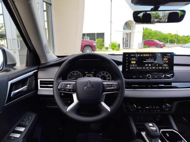 new 2025 Mitsubishi Outlander car, priced at $36,135