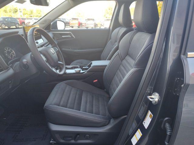 new 2025 Mitsubishi Outlander car, priced at $38,200