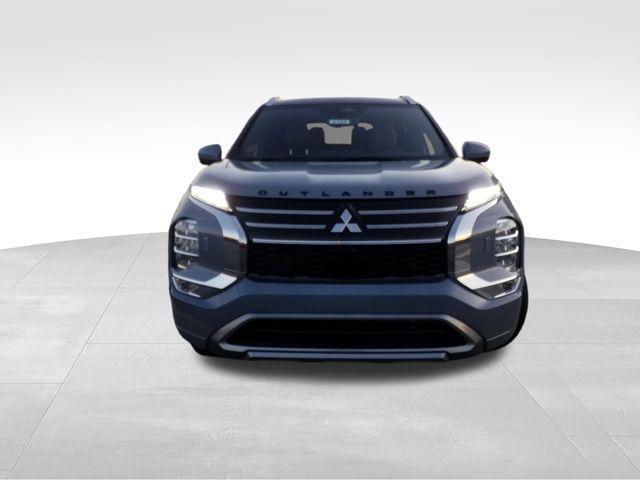 new 2025 Mitsubishi Outlander car, priced at $45,930