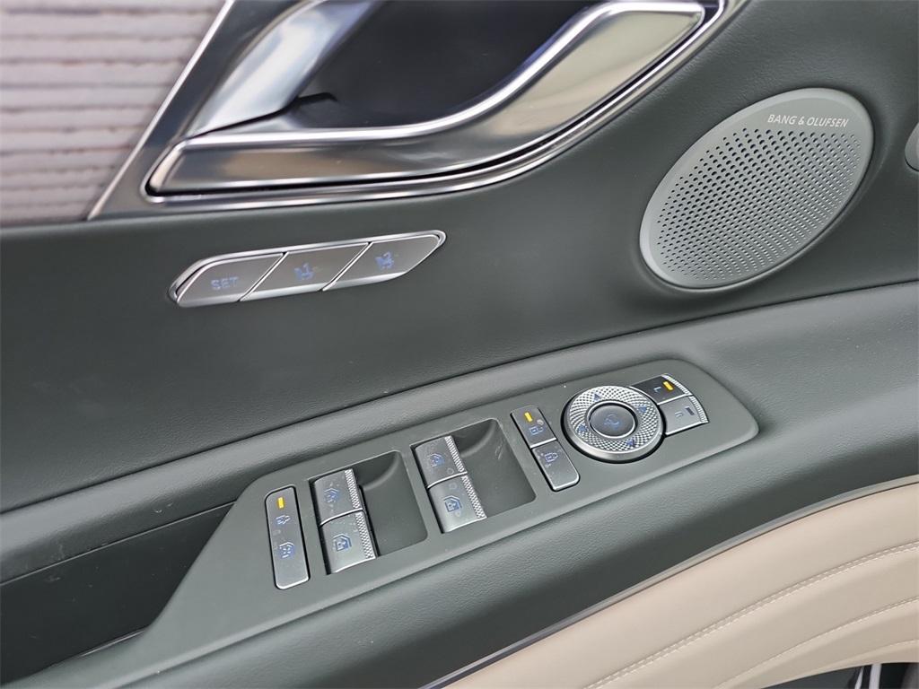 new 2025 Genesis GV80 car, priced at $82,689