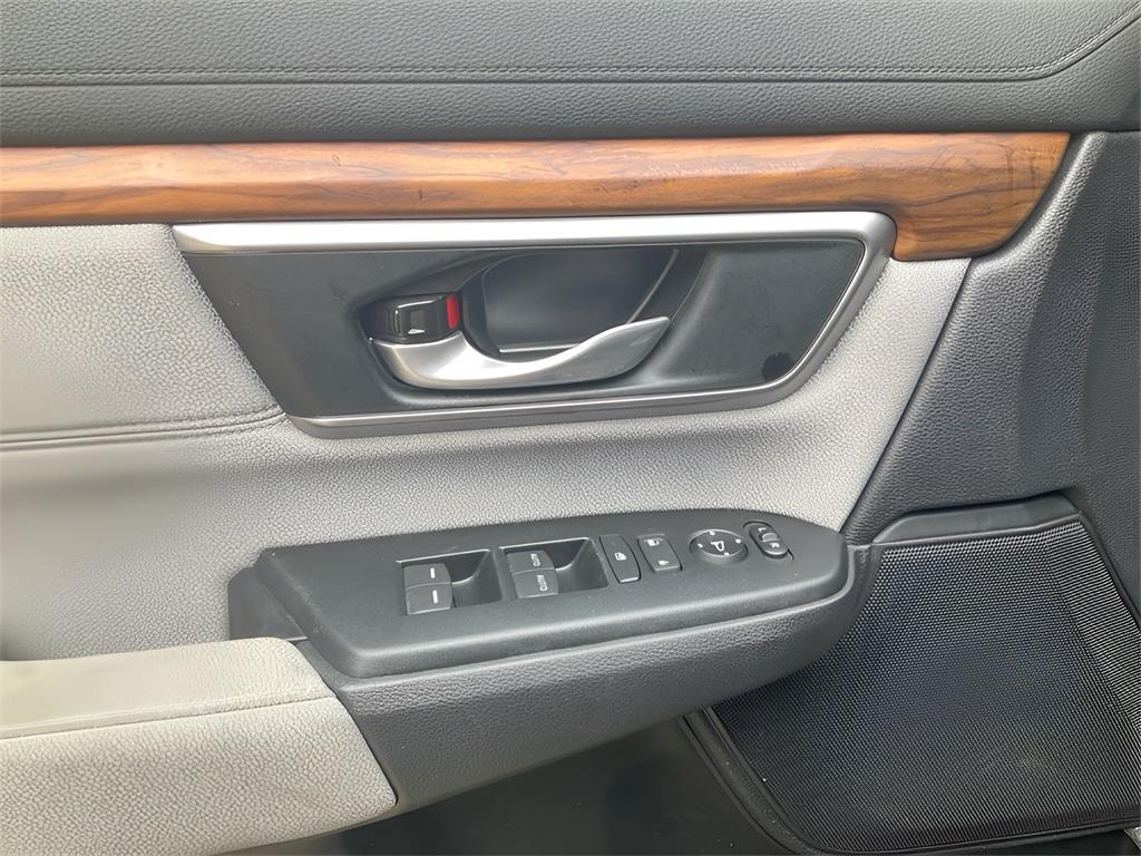 used 2021 Honda CR-V car, priced at $24,277