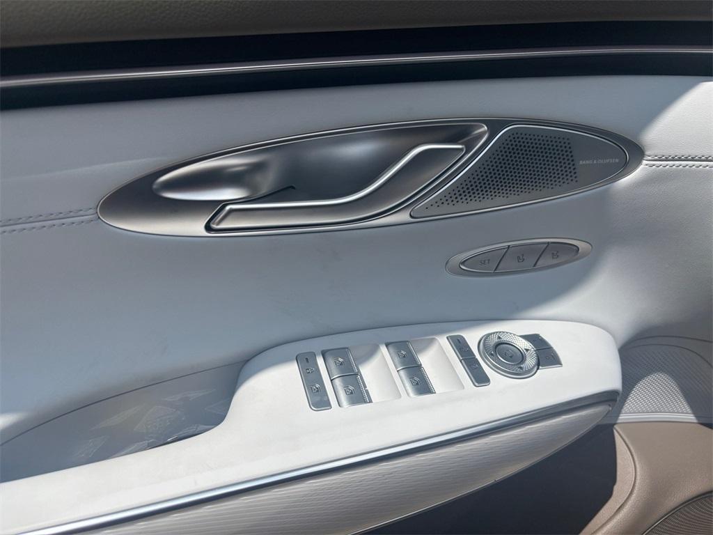 new 2026 Genesis GV70 car