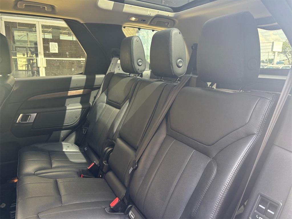 used 2019 Land Rover Discovery car, priced at $25,177