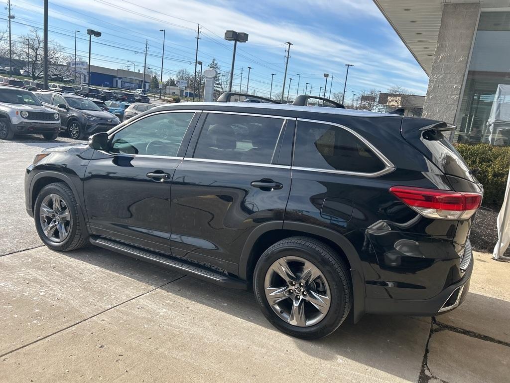 used 2019 Toyota Highlander car