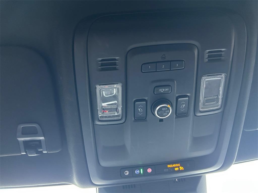 used 2023 Cadillac Escalade ESV car, priced at $69,577