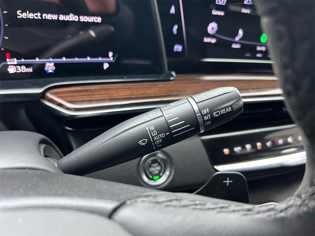 used 2023 Cadillac Escalade ESV car, priced at $69,577