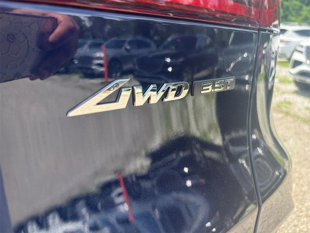new 2026 Genesis GV70 car