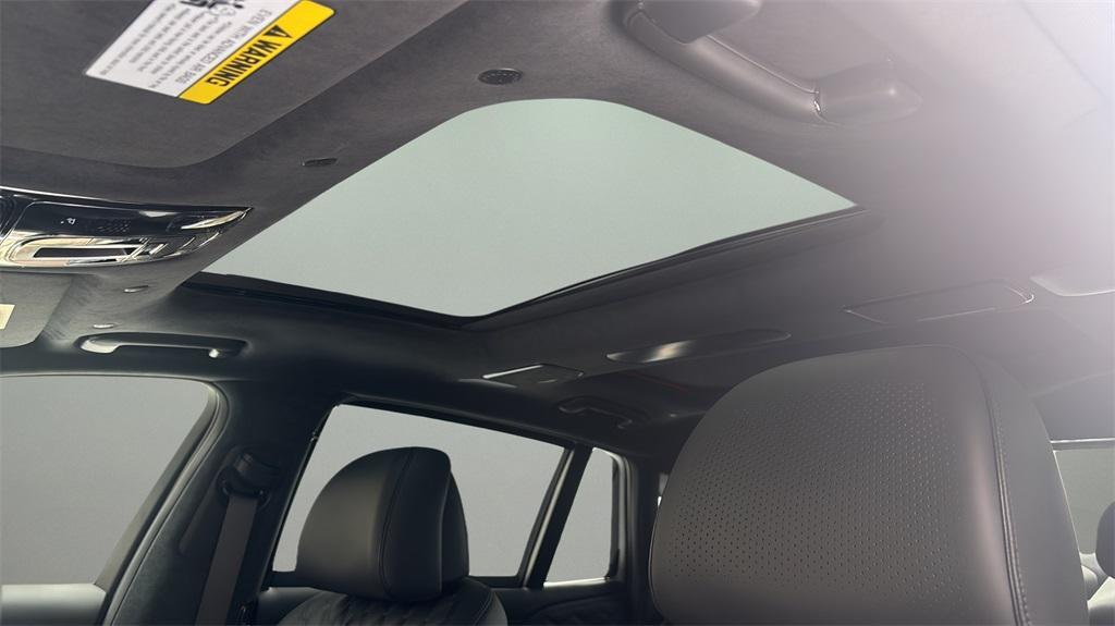 new 2026 Genesis G90 car, priced at $108,200