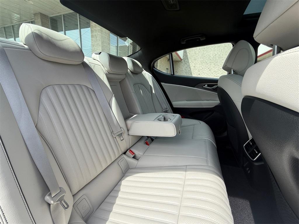 new 2025 Genesis G70 car, priced at $48,663