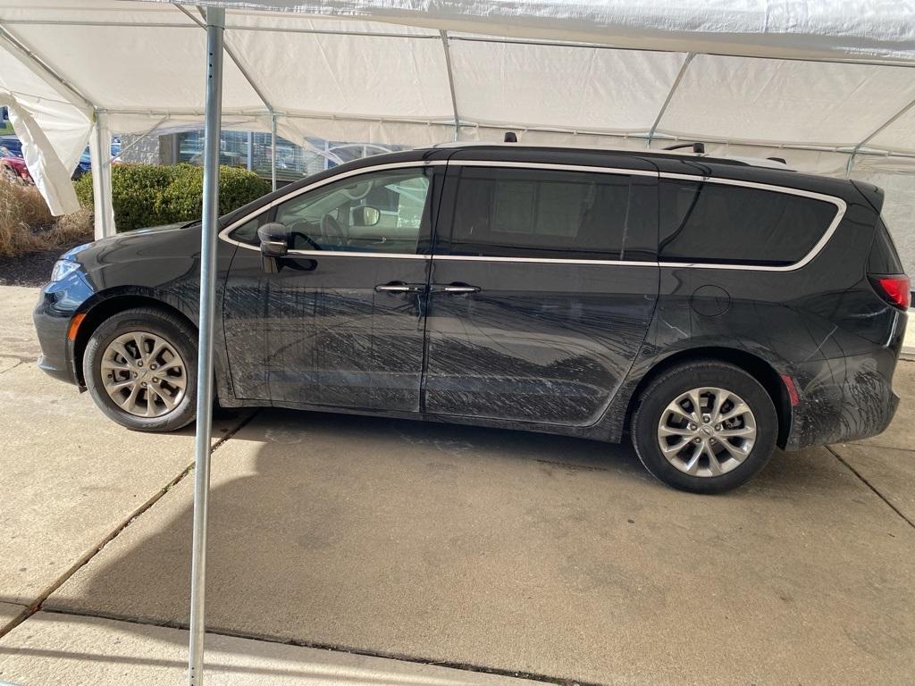 used 2021 Chrysler Pacifica car, priced at $28,822