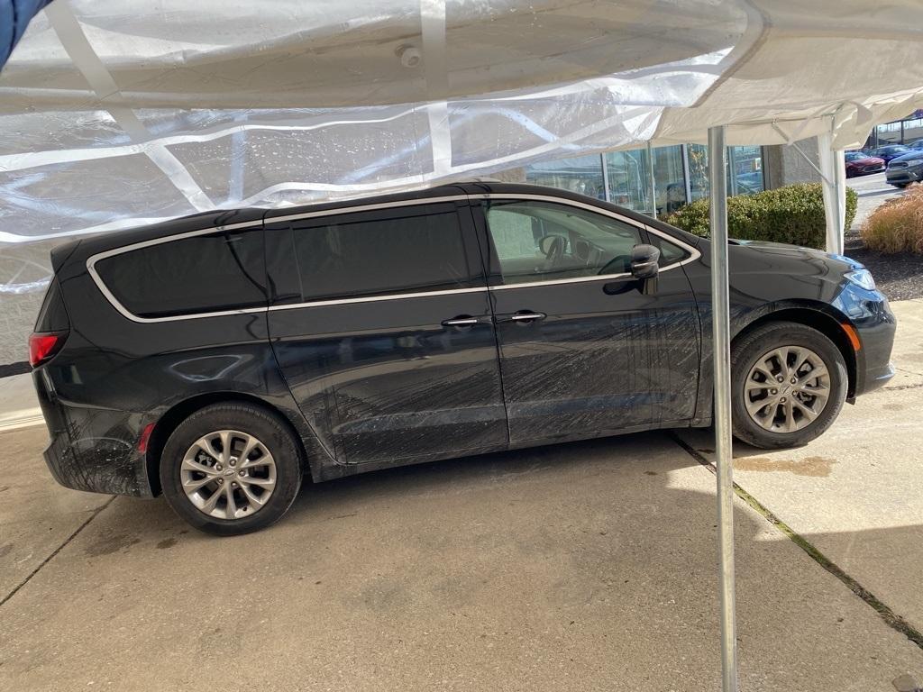 used 2021 Chrysler Pacifica car, priced at $28,822