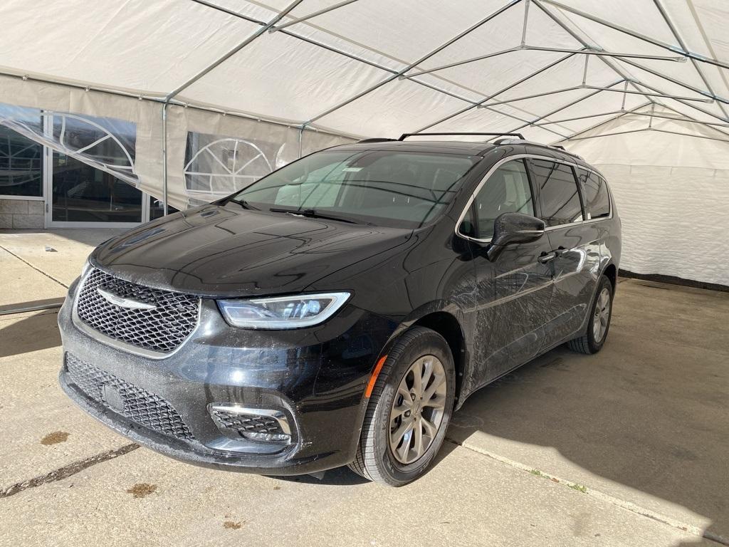 used 2021 Chrysler Pacifica car, priced at $28,822