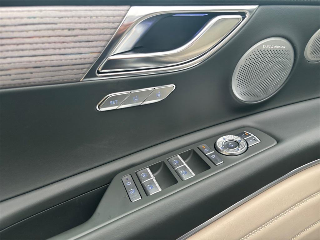 new 2025 Genesis GV80 car, priced at $82,689