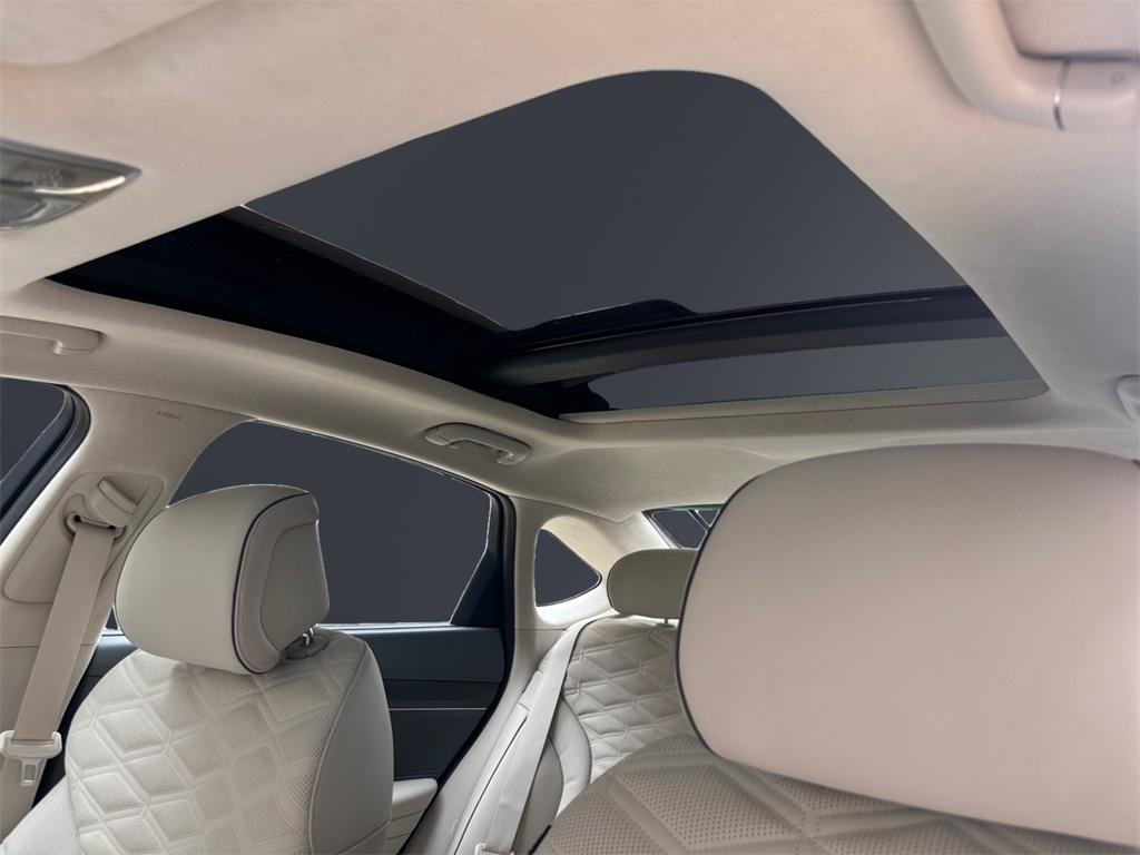 new 2025 Genesis G80 car, priced at $79,470