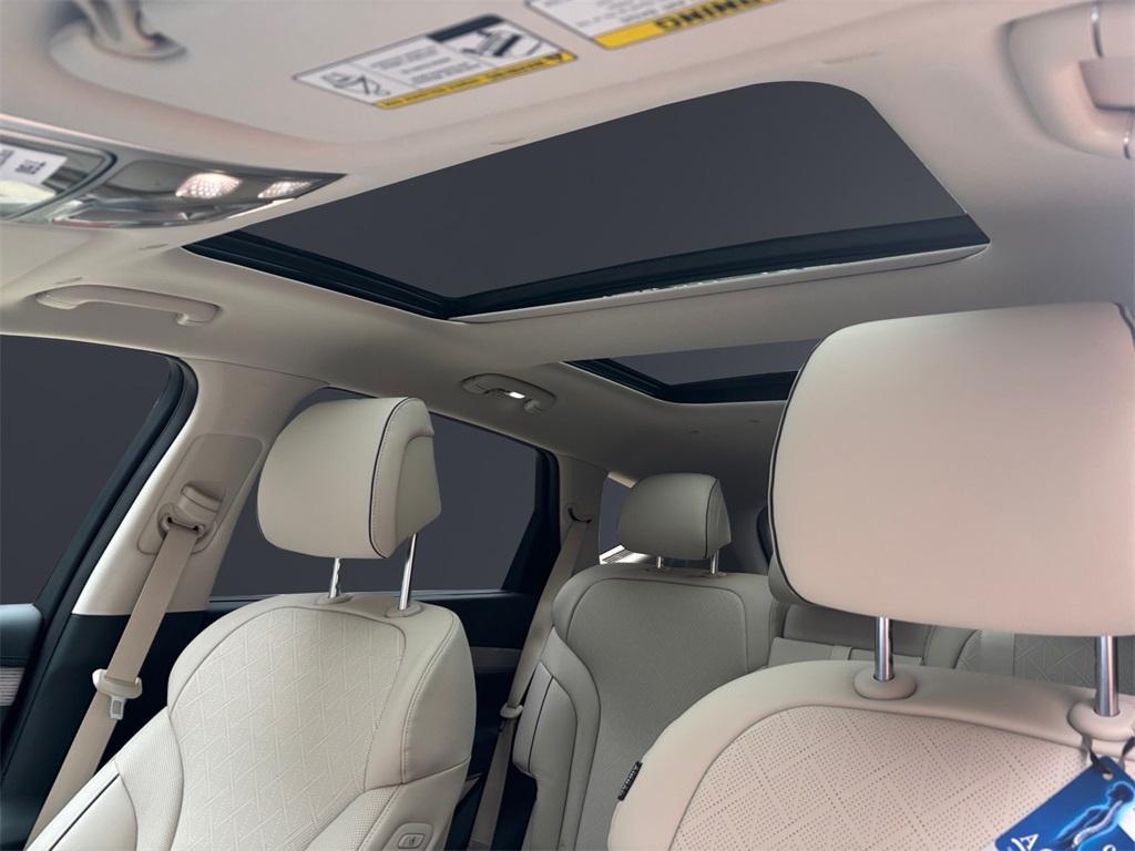 new 2025 Genesis GV80 car, priced at $73,944