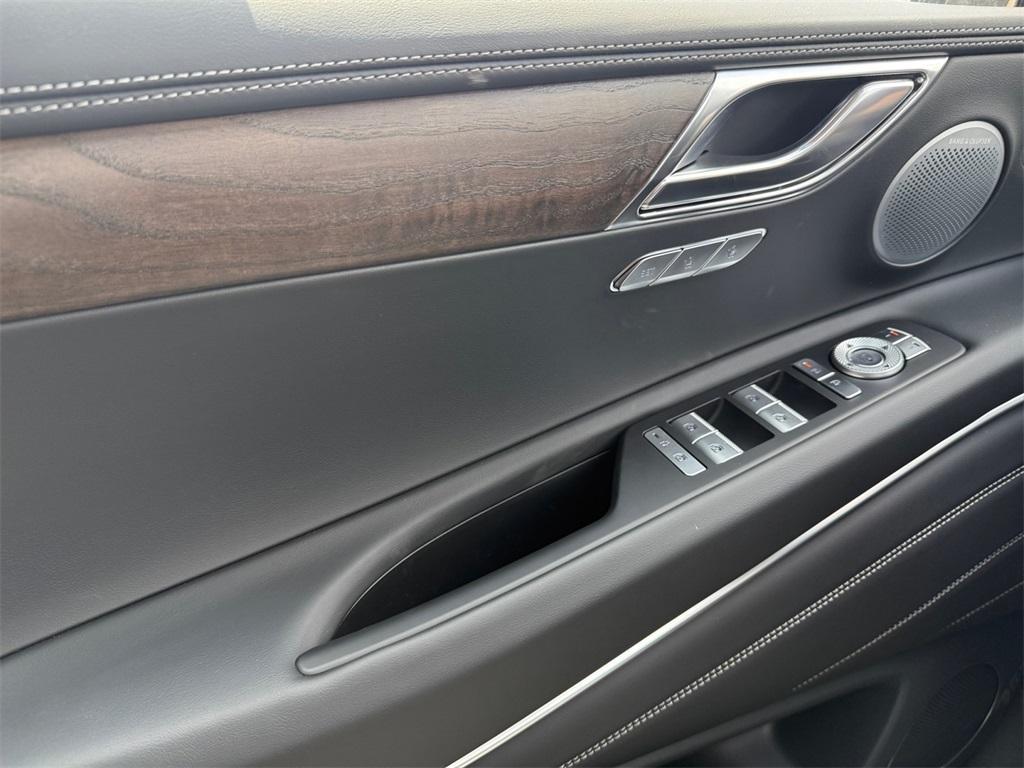 new 2025 Genesis GV80 car, priced at $83,074