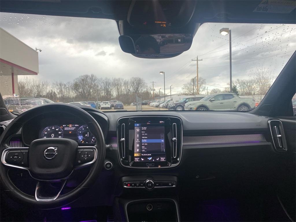 used 2021 Volvo XC40 car, priced at $20,933