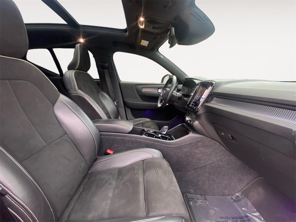 used 2021 Volvo XC40 car, priced at $20,933