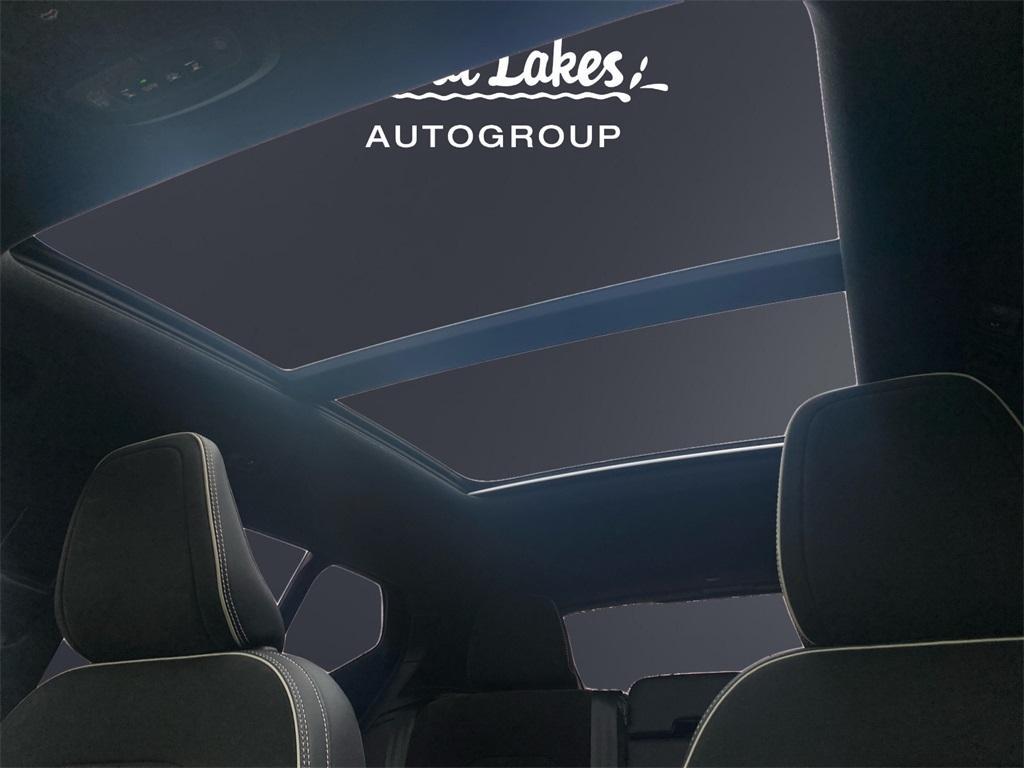 used 2021 Volvo XC40 car, priced at $20,933