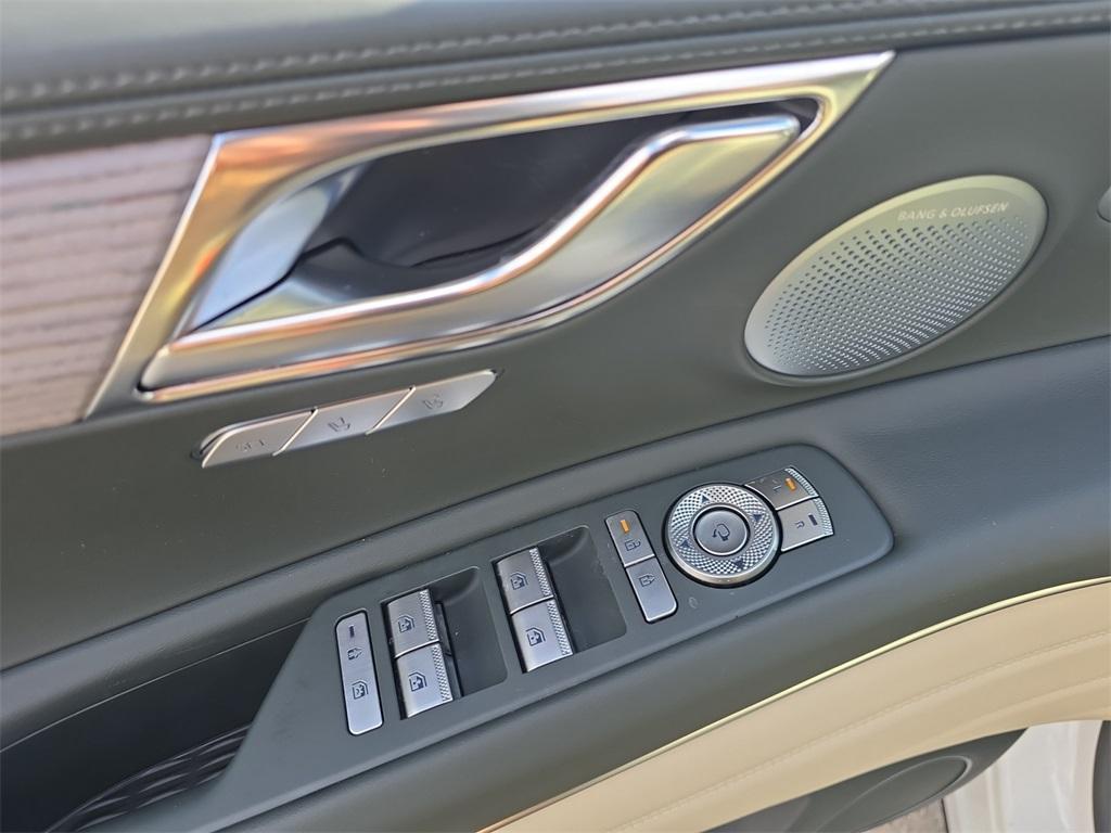 new 2025 Genesis GV80 car, priced at $81,920