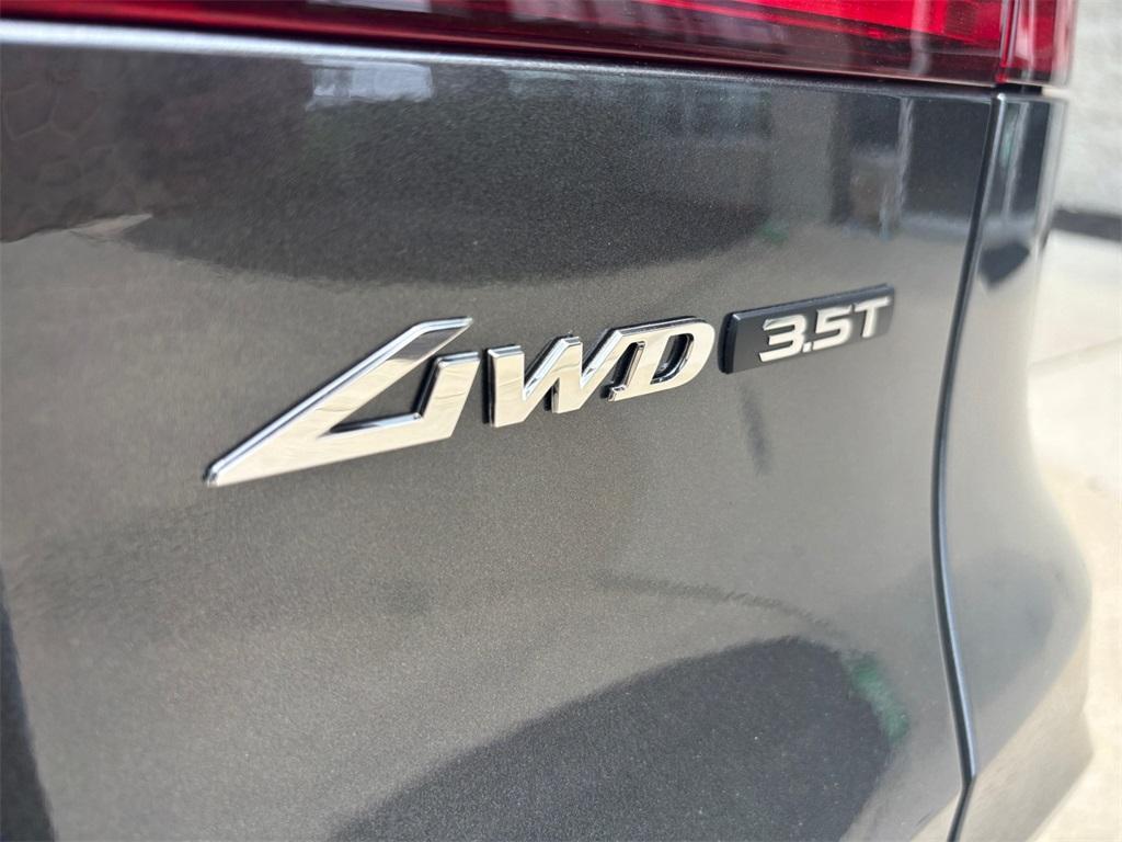 new 2026 Genesis GV70 car