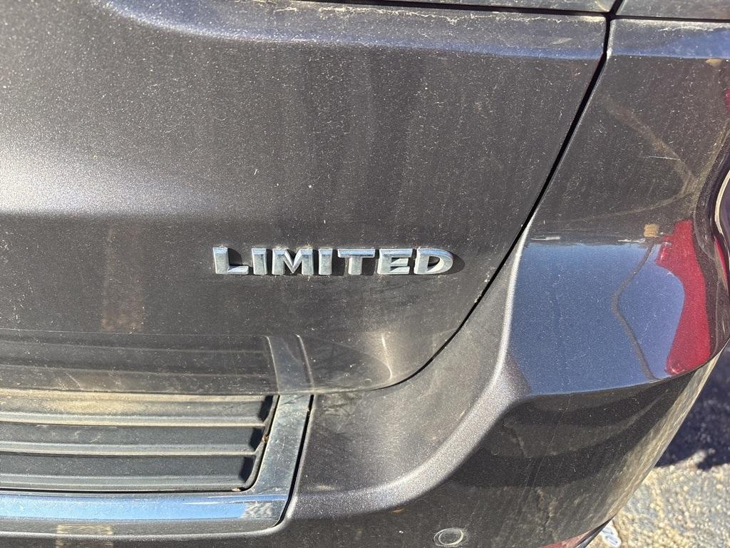 used 2015 Jeep Grand Cherokee car, priced at $15,933