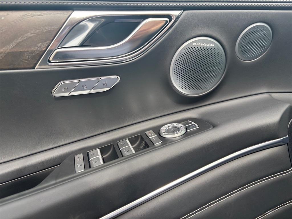 new 2025 Genesis GV80 car, priced at $82,789
