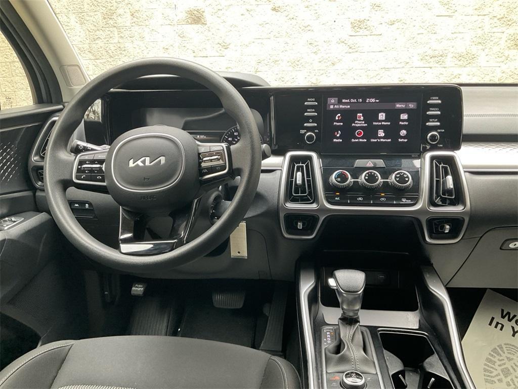 used 2023 Kia Sorento car, priced at $21,733