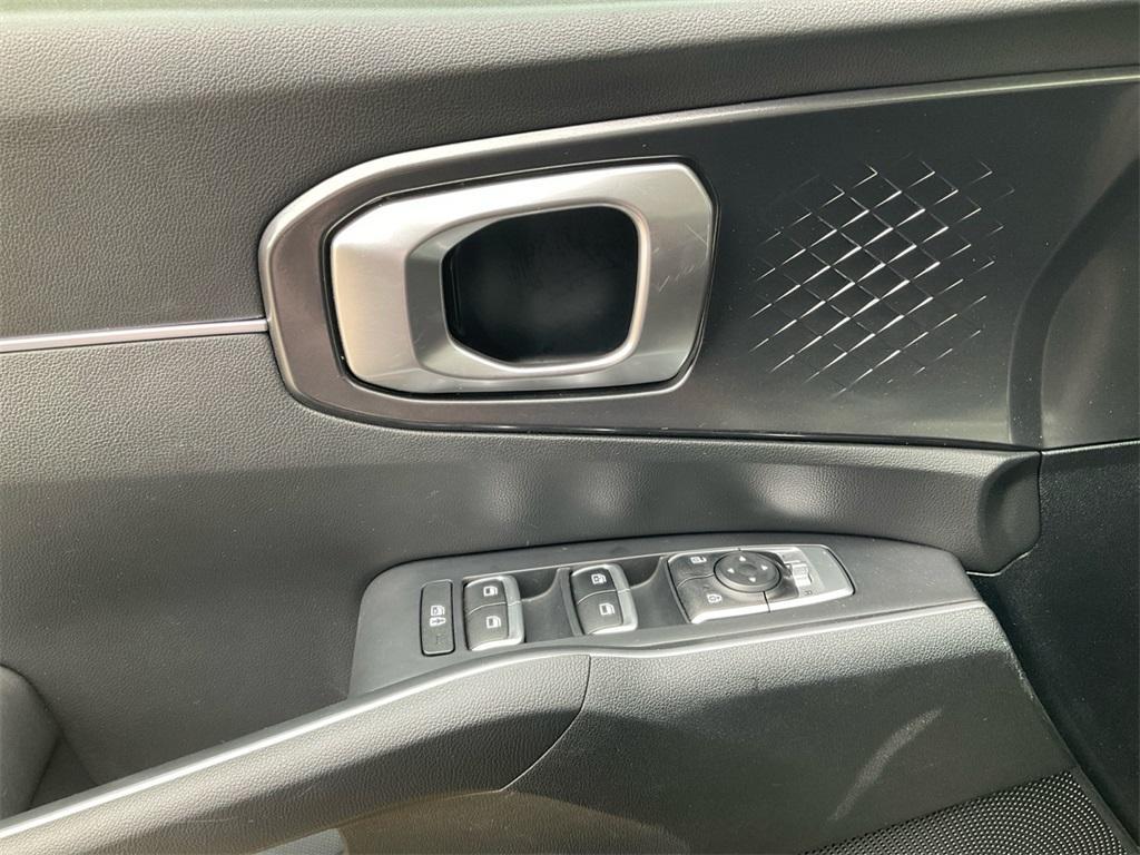 used 2023 Kia Sorento car, priced at $21,733