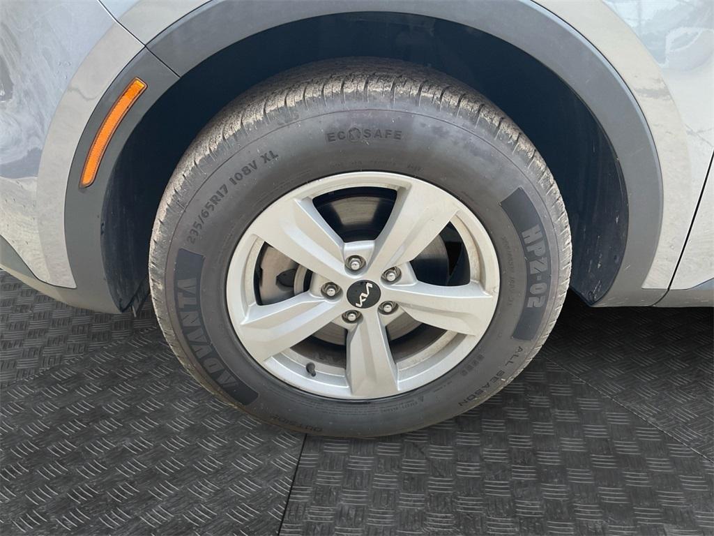 used 2023 Kia Sorento car, priced at $21,733