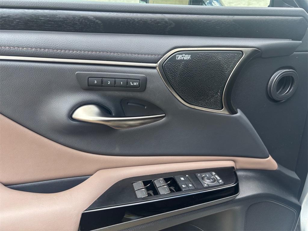 used 2024 Lexus ES 350 car, priced at $44,977