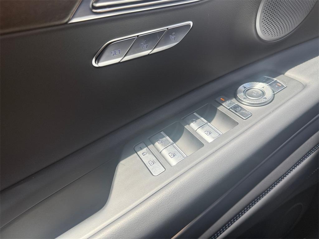 new 2025 Genesis GV80 car, priced at $73,294
