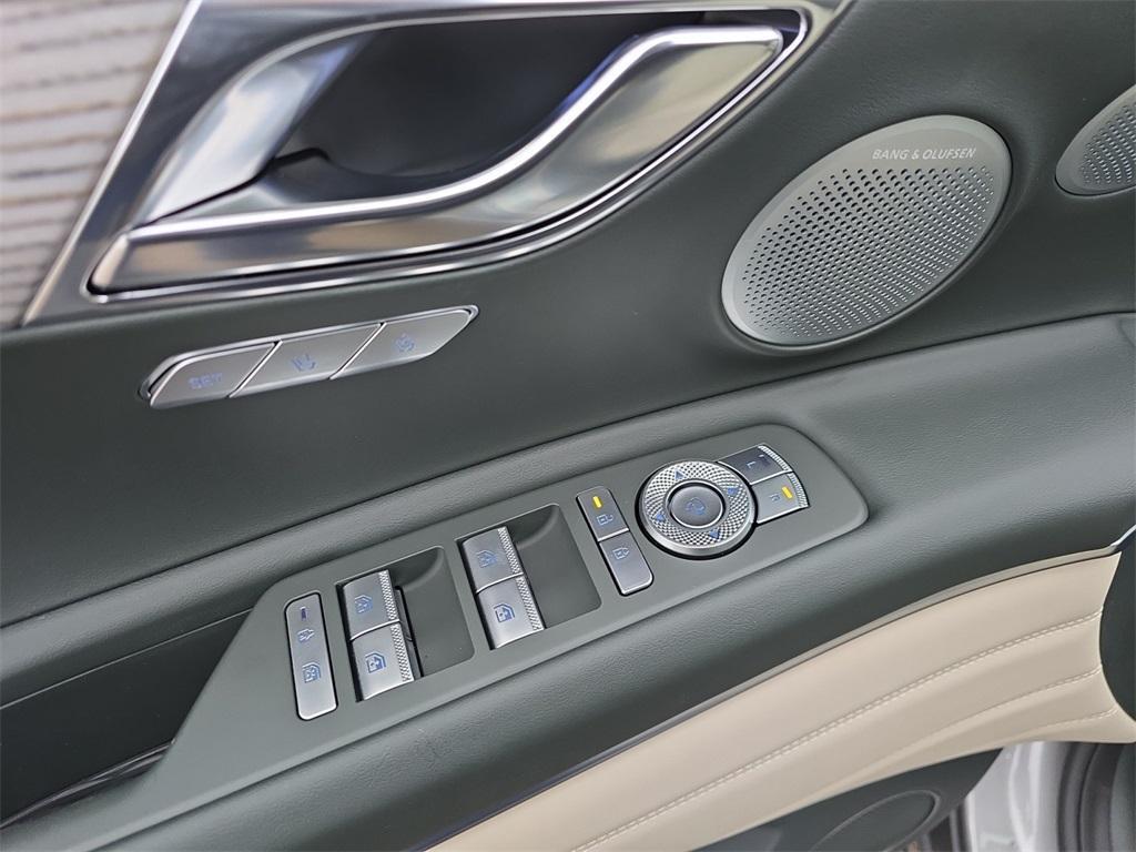new 2025 Genesis GV80 car, priced at $82,689