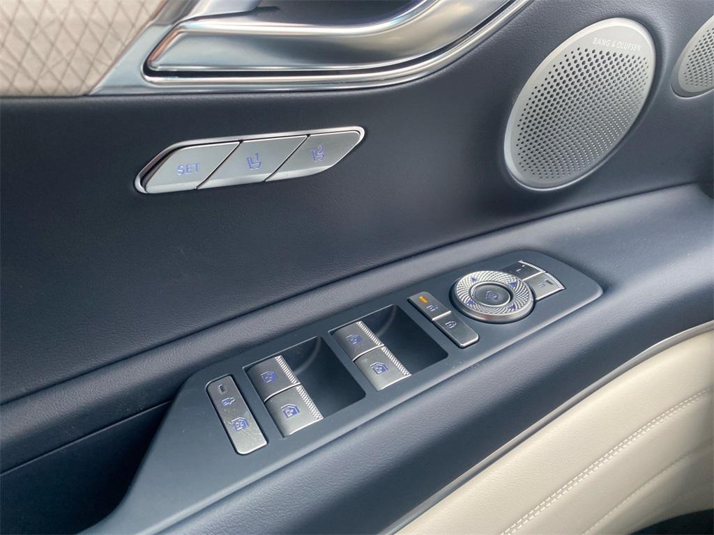 new 2025 Genesis GV80 car, priced at $82,745