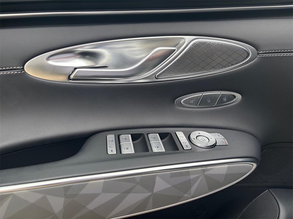 new 2025 Genesis GV70 car, priced at $60,386