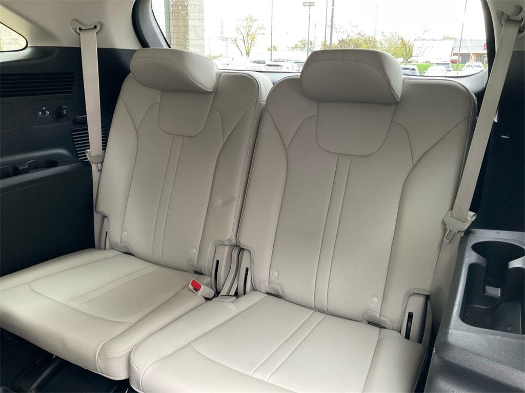 used 2022 Kia Sorento car, priced at $24,277