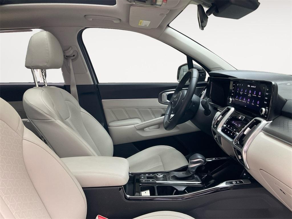 used 2022 Kia Sorento car, priced at $24,277