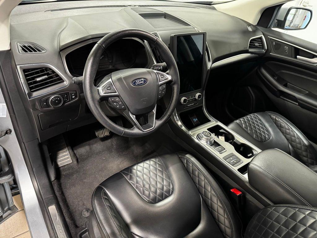 used 2024 Ford Edge car, priced at $28,399