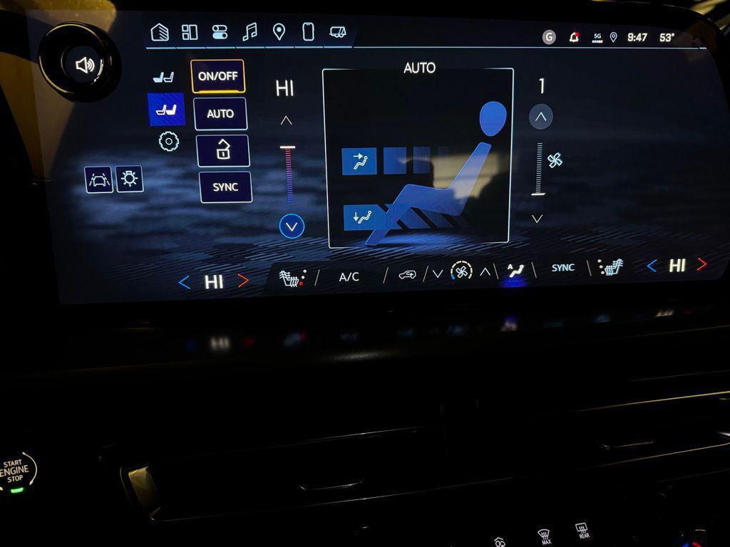 new 2025 Chevrolet Traverse car, priced at $40,695