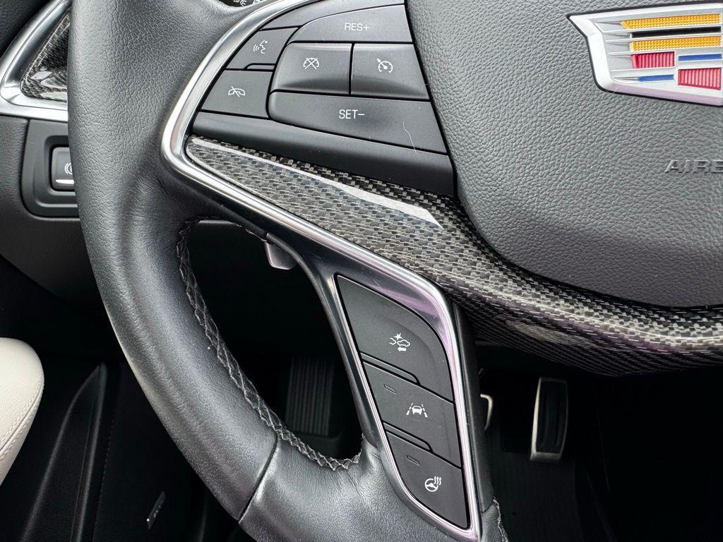 used 2022 Cadillac XT5 car, priced at $31,499