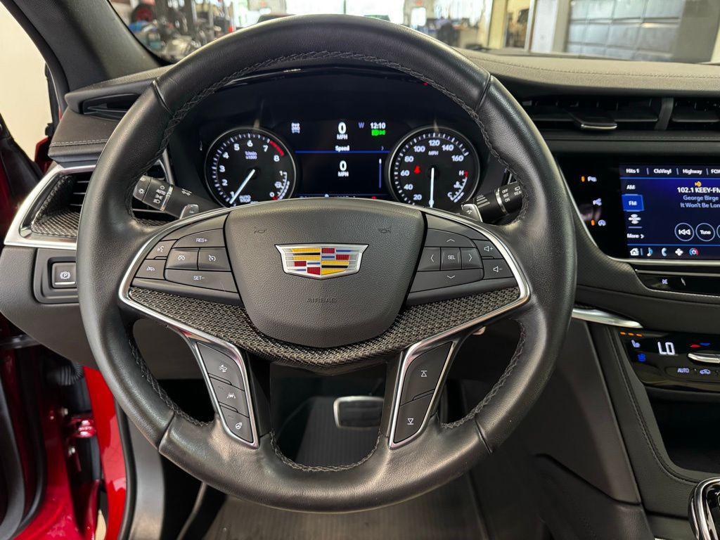 used 2022 Cadillac XT5 car, priced at $31,499