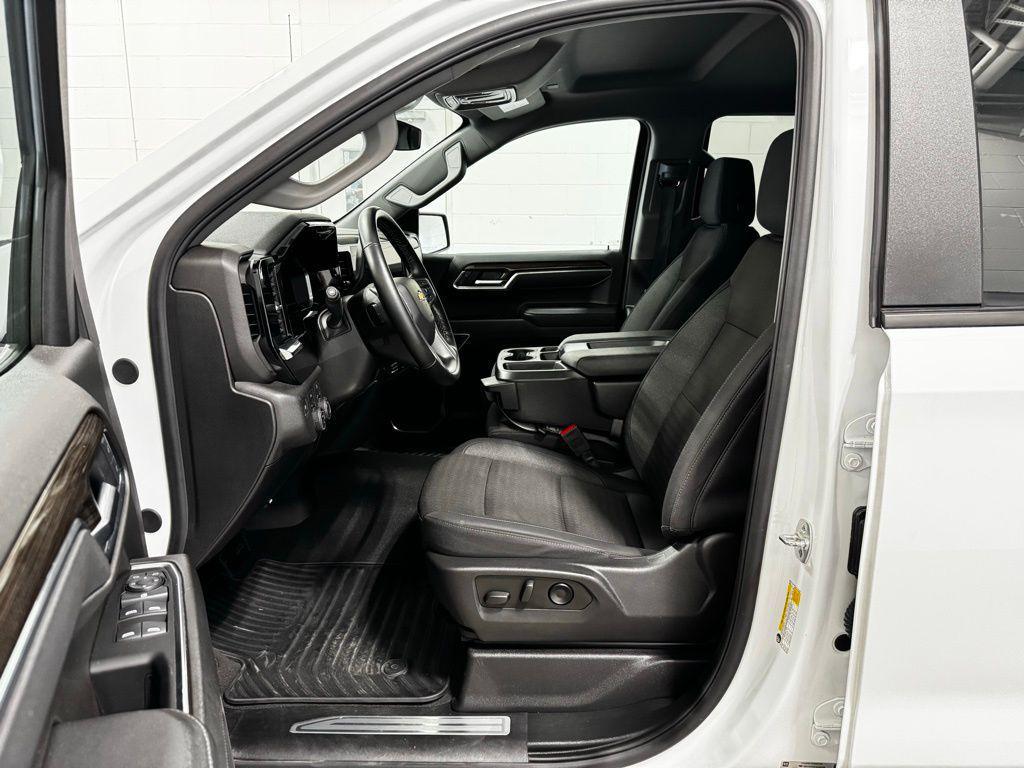 used 2025 Chevrolet Silverado 1500 car, priced at $43,997
