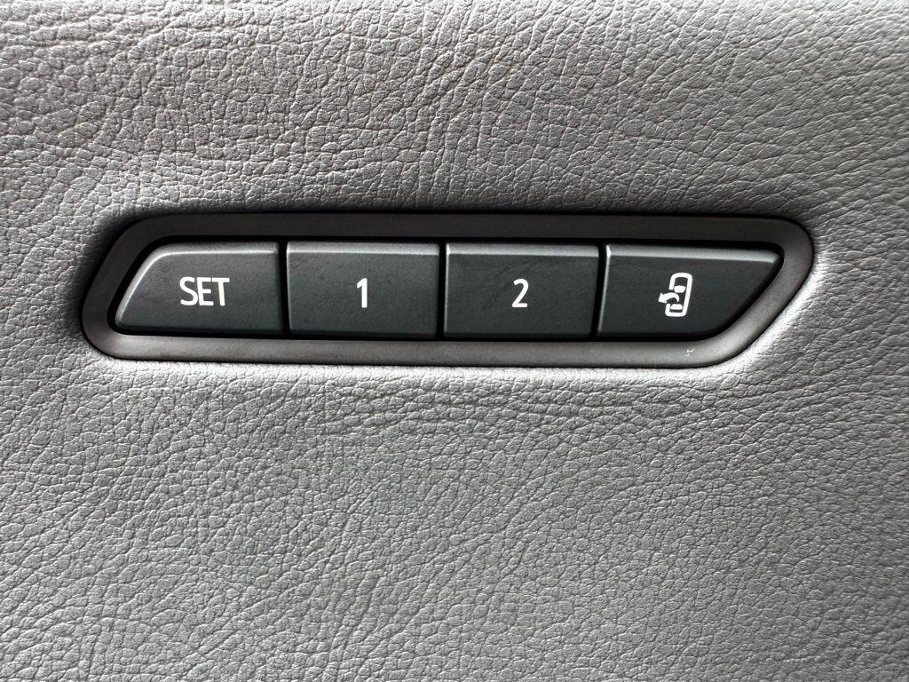 used 2024 Cadillac XT6 car, priced at $46,499