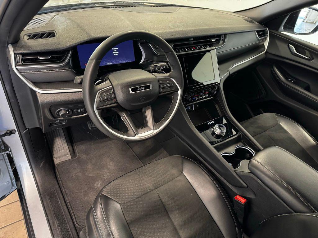 used 2024 Jeep Grand Cherokee car, priced at $30,699