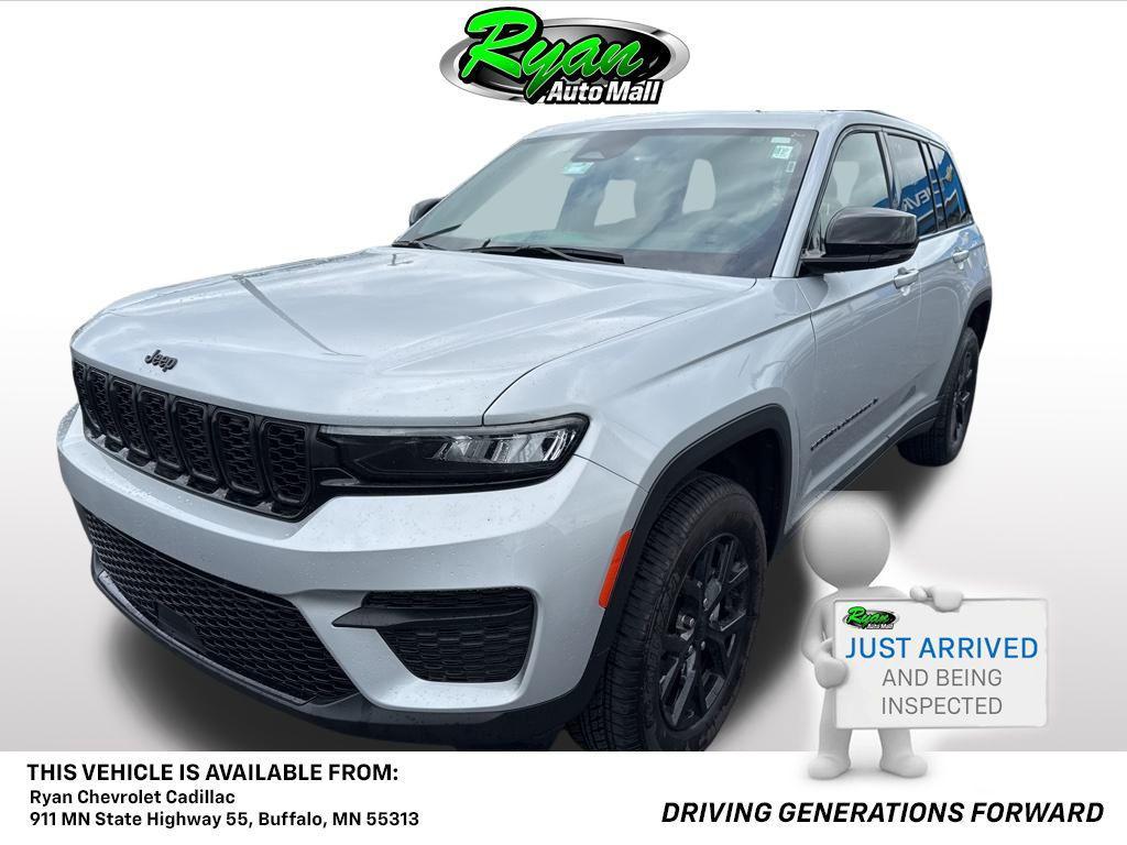 used 2024 Jeep Grand Cherokee car, priced at $30,997