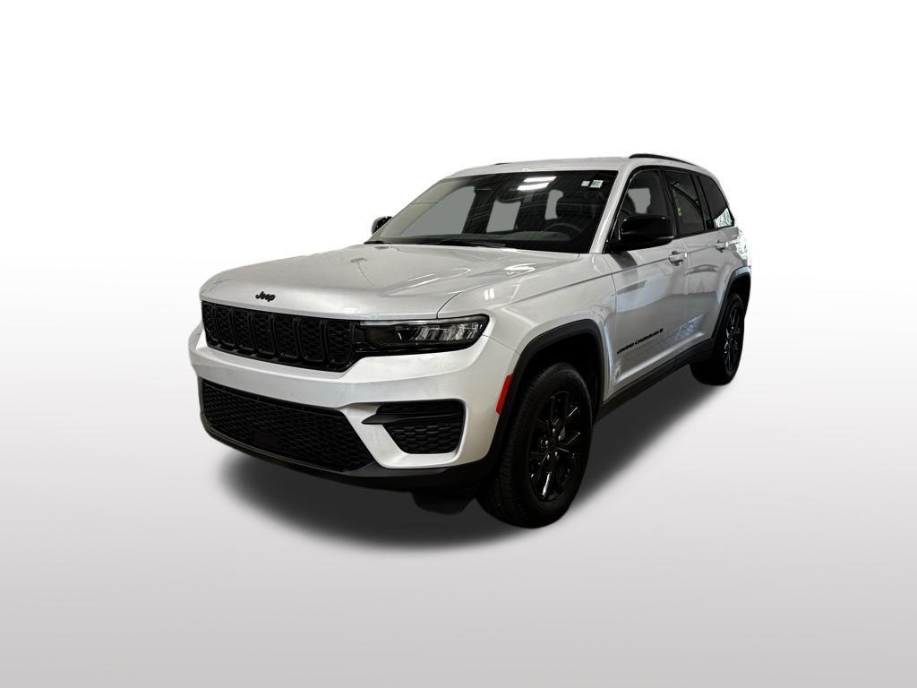 used 2024 Jeep Grand Cherokee car, priced at $30,699
