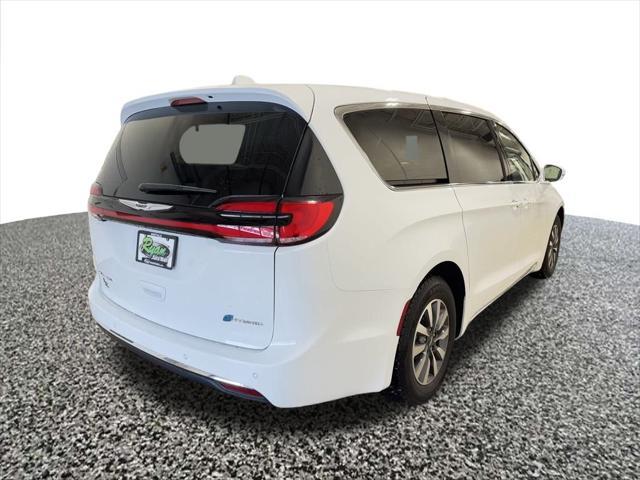 used 2022 Chrysler Pacifica Hybrid car, priced at $24,697