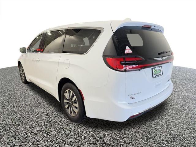 used 2022 Chrysler Pacifica Hybrid car, priced at $24,697